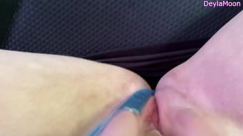 Girl secretly jerks off in taxi while driving home to her husband