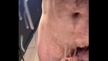 Who’s cleaning my mirror