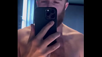 Who’s cleaning my mirror