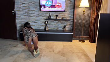 Airbnb host does anything for a 5 star review