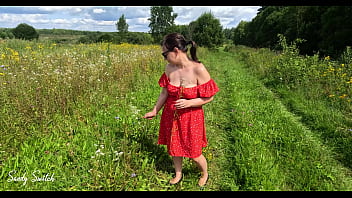 Country girl gives a blowjob outdoors