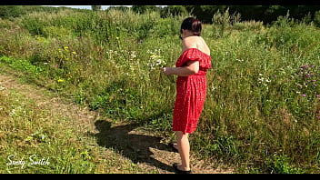 Country girl gives a blowjob outdoors