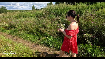 Country girl gives a blowjob outdoors