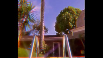 Novinha com uma lapa de rabão gostoso