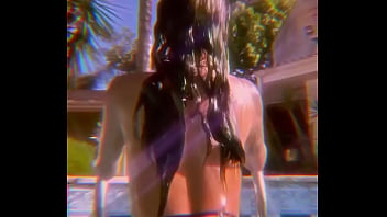 Novinha com uma lapa de rabão gostoso