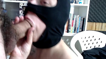 Le chupo la verga gigante a mi hermanastro me encanta su verga