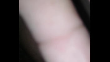 Su Panocha Es Muy Elastica Asi Que Le Caben Mas D thumbnail