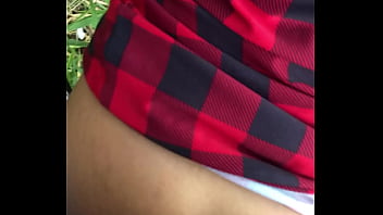 Chamei ele pra entrar no terreno comigo e fodemos no mato