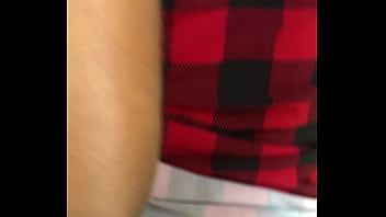 Chamei ele pra entrar no terreno comigo e fodemos no mato