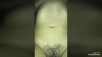 Llenándola de leche