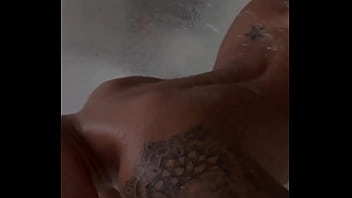 Vem tomar banho comigo amor