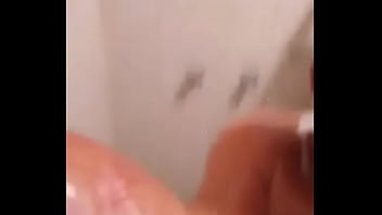 Baño espuma desnudo