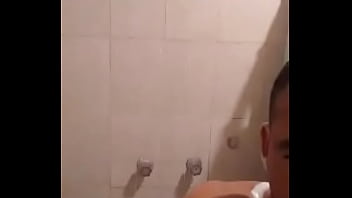 Baño espuma desnudo