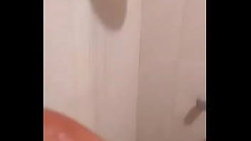 Baño espuma desnudo