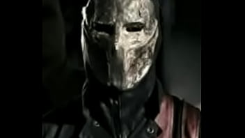 Frankenstein haciendo una video respuesta