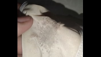 Trộm được quần lot gái mập dâm nứng ướt đũn quần