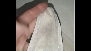 Trộm được quần lot gái mập dâm nứng ướt đũn quần