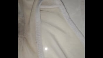 Trộm được quần lot gái mập dâm nứng ướt đũn quần Trộm được quần lot gái mập dâm nứng ướt đũn quần