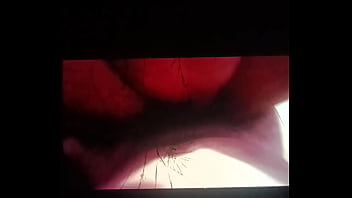 Uma novinha que adora sentar