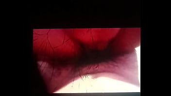 Uma novinha que adora sentar