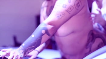 Lesbian Foot Fetish Threesome Part 1 thumbnail