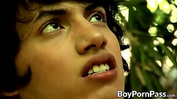 Handsome Bottom Earns Facial In Nature thumbnail