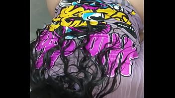 Empleada se come la verga de su jefe cambio de un aumento