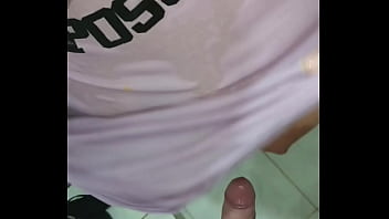 Empleada se come la verga de su jefe cambio de un aumento