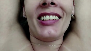 Putona toda feliz levando rola do vizinho depois que o corno sai para trabalhar