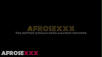 Couple se faisant plaisir