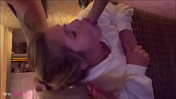 Loira gostosa foge da escola para chupar 2 amigos aline novak