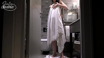 Ta belle mère a oublié de fermer la porte joielle ne t'a pas entendu rentrer