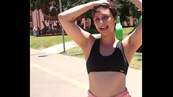 Sadira Hotwife Caminhand Na Orla Com O Rosto Todo Gozado Vem Ver A Cena Completa No Red Rapidihas Erotikaxxx thumbnail