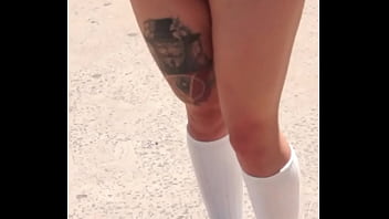 Sadira hotwife caminhand na orla com o rosto todo gozado vem ver a cena completa no red rapidihas erotikaxxx