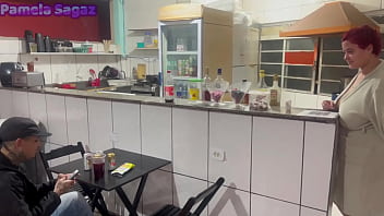 Pamela sagaz fode gostoso dentro do seu bar você gostaria de foder ela na mesa de sinuca