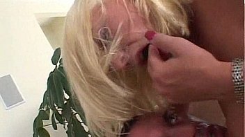 Squirting Babe 037 thumbnail