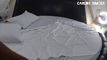 Negão dotado comendo a mulher do corno parte 02