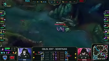 Nerdzinhbos e nerdzinhos gays sendo fodidos pela seleção