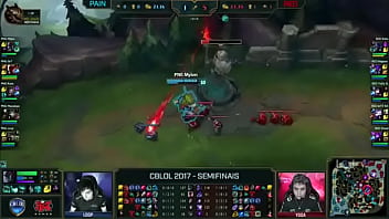 Nerdzinhbos e nerdzinhos gays sendo fodidos pela seleção