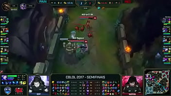 Nerdzinhbos e nerdzinhos gays sendo fodidos pela seleção