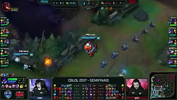 Nerdzinhbos e nerdzinhos gays sendo fodidos pela seleção