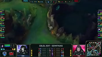 Nerdzinhbos e nerdzinhos gays sendo fodidos pela seleção