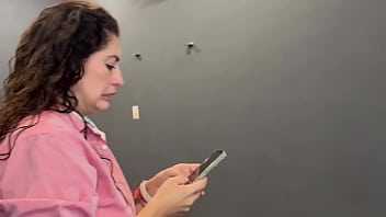 Big tits milf real hotwife cherry es la esposa de adrian una milf tetona de ojos verdes y vino para que le hicieran un anal dos singles siguiendo roleplay de esposa insatisfecha y 2 técnicos de aire