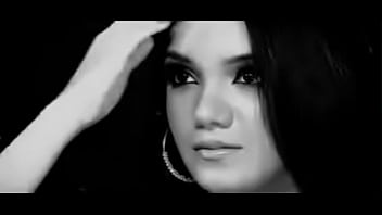 Modelo Peruana thumbnail