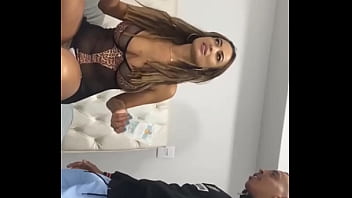 Deu o cuzinho para o entregador safado