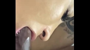 Deu o cuzinho para o entregador safado