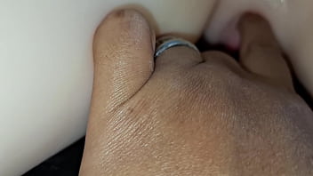 Testou reborn ultra realista mas escolheu buceta de verdade do artificial ao prazer real