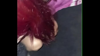 Me follo a mi vecina después de su fiesta de graduación me pide que la coja