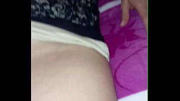 Me follo a mi vecina después de su fiesta de graduación me pide que la coja