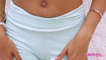 Stunning dark skin model